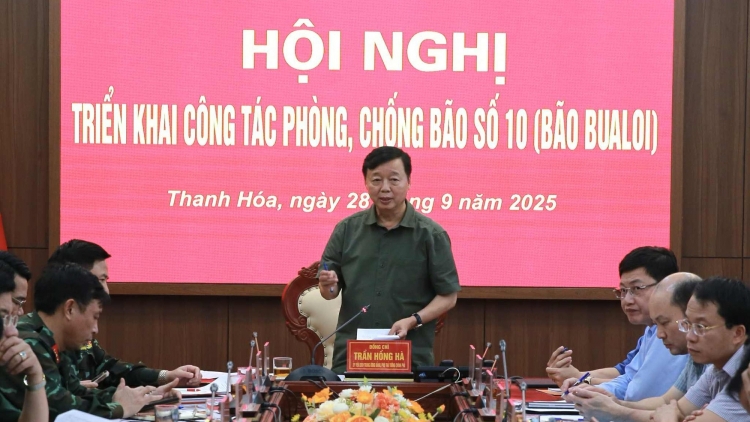 Hbrâ ví mêi khía mơhot roh 10 ƀă troăng pêi ‘’4 tơdrêng’’