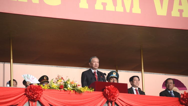 Leh tơbâ prôk pơtăng 80 hơnăm Kăch măng khế 8 ƀă Mơjiâng tơnêi têa Kŏng hòa xah hô̆i chuh ngiah Việt Nam