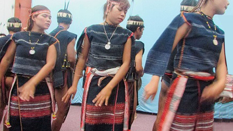 Tơlơi djai brŭ lĕ khom jôk mơyut hrŏm lu mơnuih mơ̆ng djuai ania Bahnar