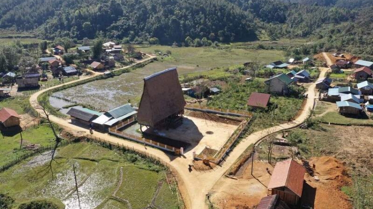 Em ở lại mạnh giỏi (O ối i lĕm)