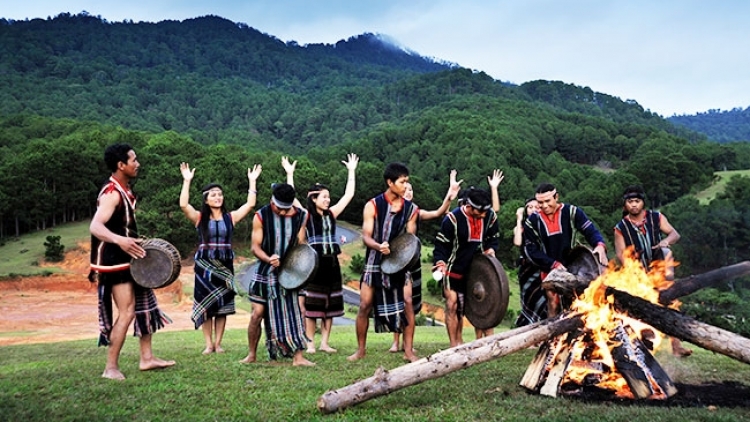 Dam lam dang yă bom (Chàng đi tìm nàng)