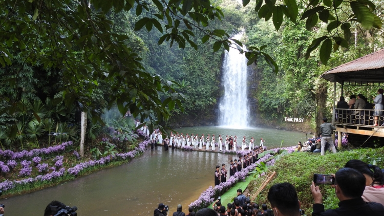 Hơ-ŭi dê̆ chă heang kră