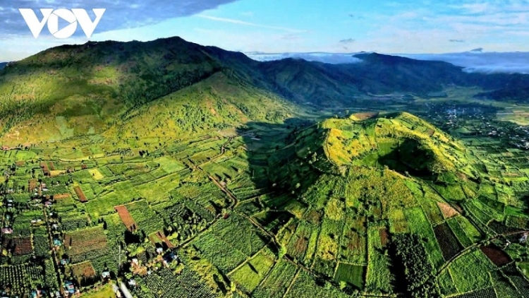 GIA LAI NGAK PATAGOK GANG JIRAH RIVANG MENG GLAI CEIK TABIAK TASIK HIJAO