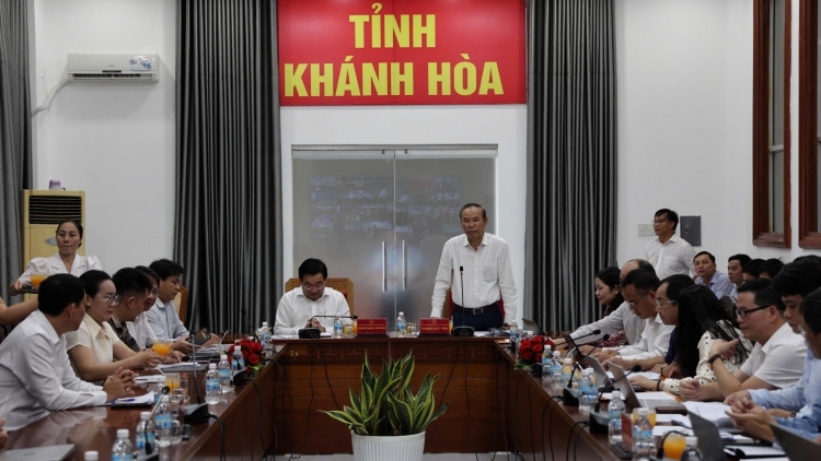 Tah “tíu ki ối pá‘’ ‘na tơnêi drêng xúa luât pêi cheăng  pro hlá mơ-éa dêi mâu kăn kong pơlê péa râ a Khánh Hòa