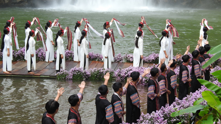   Bài ca Phụ nữ Việt Nam