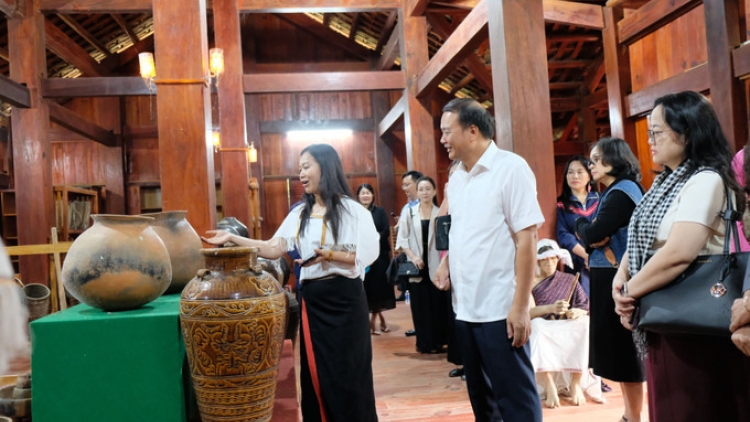 T’BHLÂNG PA DƯR DU LỊCH PA TÊÊT ĐH’RƯAH LÂNG VĂN HOÁ TY ĐANH ÂNG PAZÊNG ACOON COH