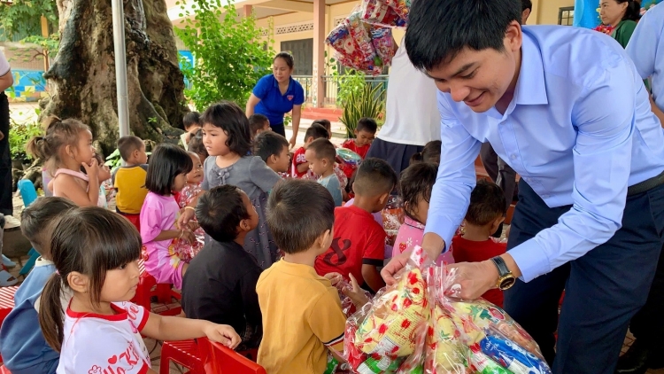 Um ai tơdrong hơrih - nar 04-10-2025