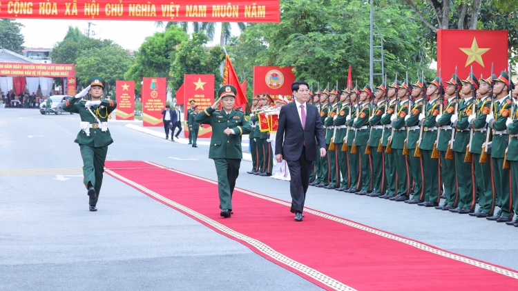 Kơdră teh đak Lương Cường vang truh pơm lêh tơbăt 80 sơnăm năr  joăt joe Khŭl lĭnh Quân khu 3 