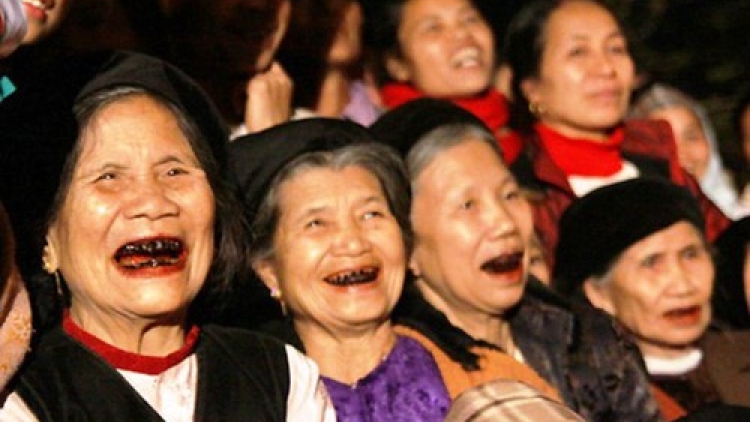 Hát về người cao tuổi Việt Nam