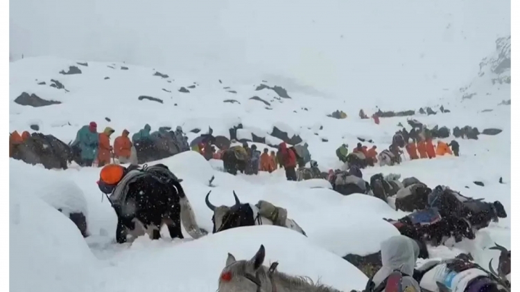 ពត៌មាន ម៉ោង​ ៦