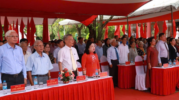 Dak Lak bi hdơr 95 thŭn hruê Mkŏ mjing anôk bruă Đảng Cộng sản tal êlâo ti Phú Yên 