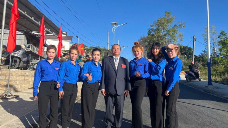 Đảng viên Kơ Să Ha El jơh nùs tài ƀòn lơgar Lạc Dương 