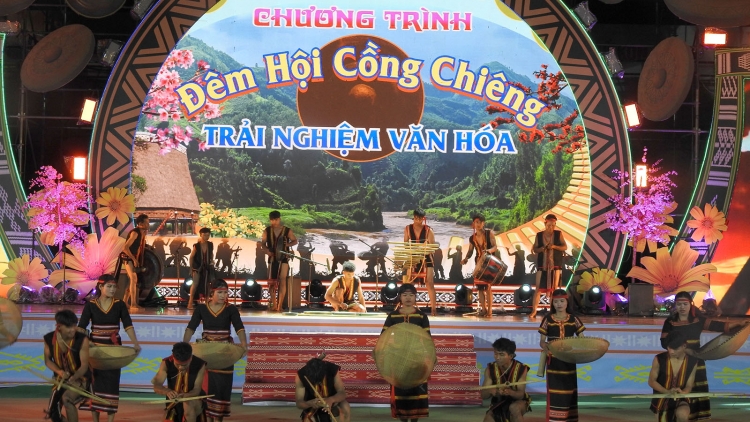 Dôm bơngai djoi vei unh tơ̆ thôn Kon Klŏk