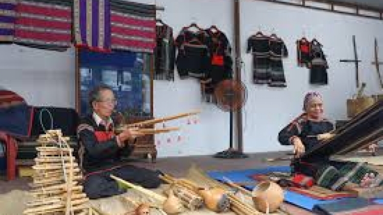 Bi êdah asăp khăp êkei mniê (Lời tỏ tình)