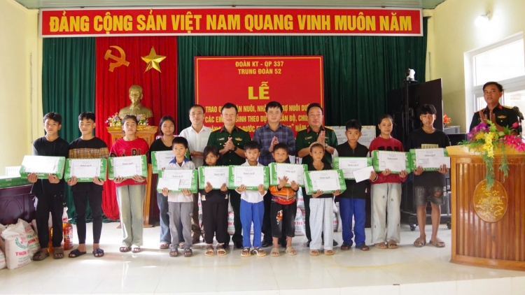 ZOOI HỌC SINH ZR’LỤ K’ĐHAP ZR’NĂH TƯỚC TRƯỜNG