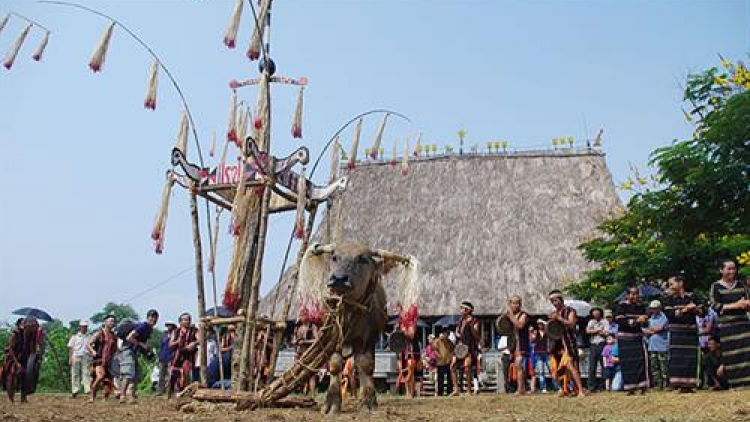 LẸ KHẢU LƯỜN RÔNG MẤƯ CÚA PỈ NOỌNG CẦN GIẺ TRIÊNG