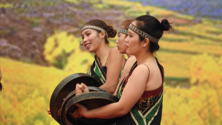 Ràs sa tàm ƀòn lơgar bơtàu tơnguh jat Wa Hồ