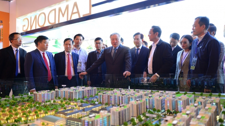 Kơ-iăng khua dêh čar ơi Nguyễn Hòa Bình pơhmư̆ jơnum Pơtrut tuh pơ alin Lâm Đồng thun 2025