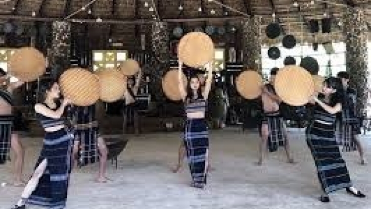 Sang  bơhiàn ờ niam bau kòn