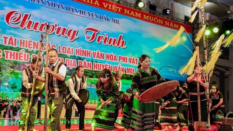 Bơjak hyu pĕ añăm amăng glai