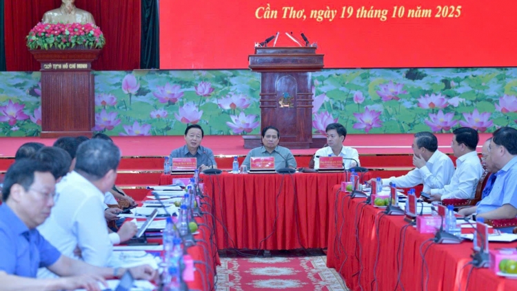 Khua Knŭk kna Phạm Minh Chính gĭt gai mtrŭt bi pral dŭm hdră mkra êlan dơ̆ng pral krĭng dap mnai krông Cửu Long 