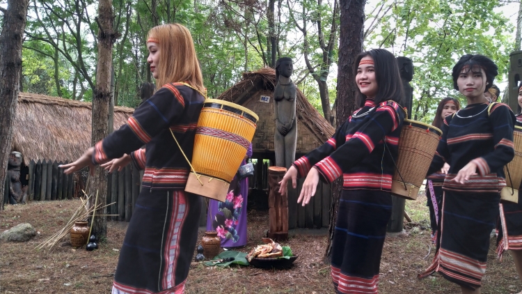 Ană Chơ Tuk Chơ Băn 