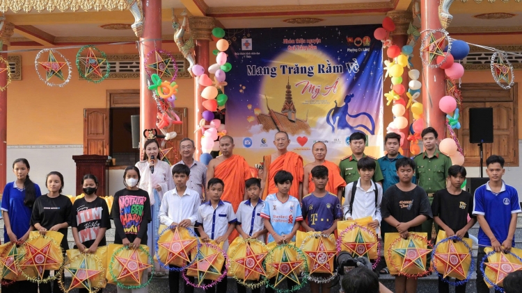 ពត៌មាន​ម៉ោង៦