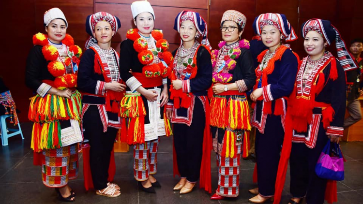 Lầy tzình thzáng ca páo dung chủ nhật hoi 30/11/2025 