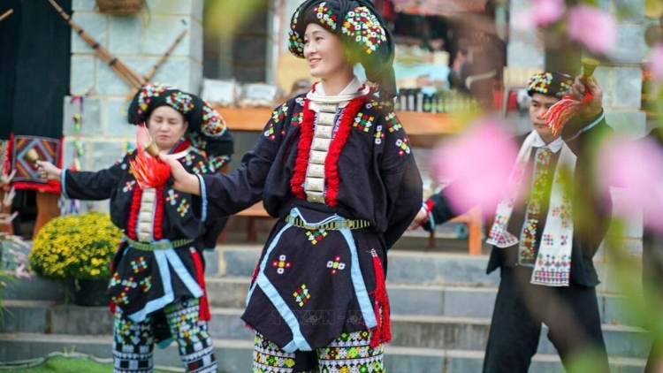 Lầy tzình phát sinh ừu miền vả thứ 2 hoi 3/11/2025