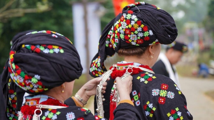 Lầy tzình phát sinh ừu miền vả thứ 4 hoi 5/11/2025