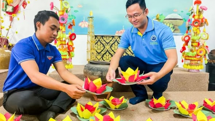 ពត៌មាន​ម៉ោង៦