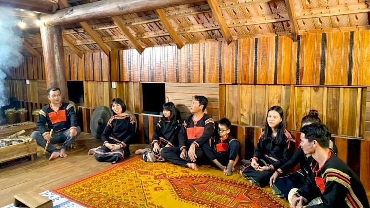 Tơdrong hơ-'mon Tây Nguyên – Nơ̆r re ang bri kông