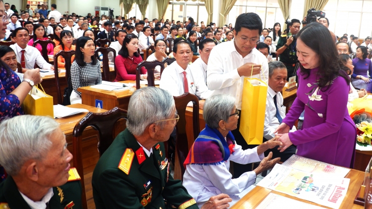 ពត៌មាន​ម៉ោង៦