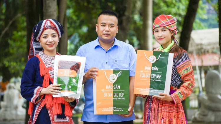 CẦN HẾT PỀN LAI THÌNH CÚA OCOP CHĂN ĐÂY