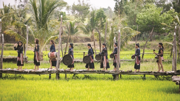 DOM TANGIN GHEIH KHIK RAGAM CAING YAVA