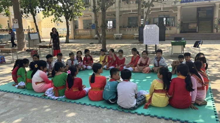 DOM GRU PATO PABAM ILAMO CAM TAPA AKHAR HUROH 