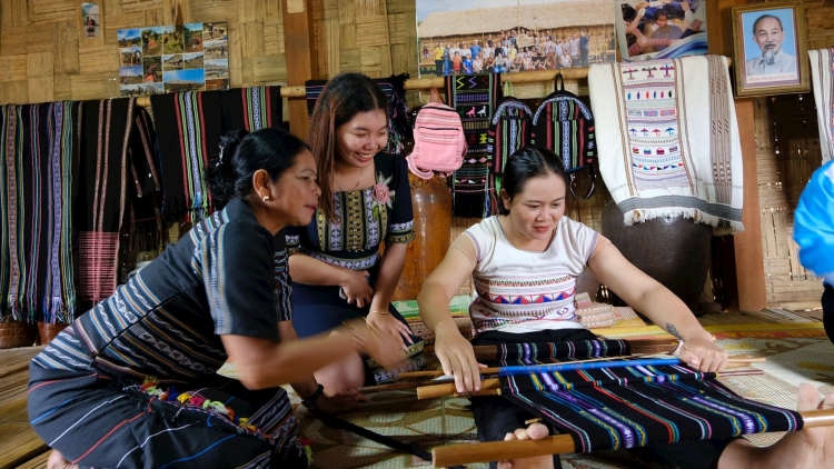 KHANH HOA PATAGOK BHUM URANG BANGSA TAKIK