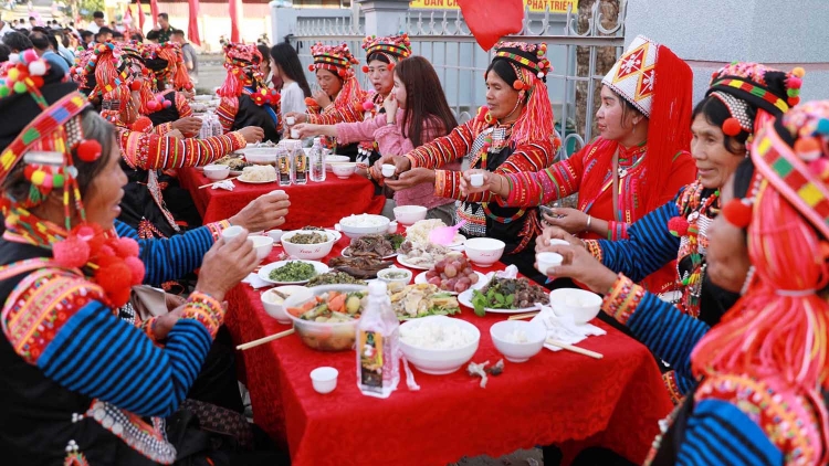 Chương trình phát thanh vằn nghệ, thứ 7 mự 15 căm bườn 11 pì 2025