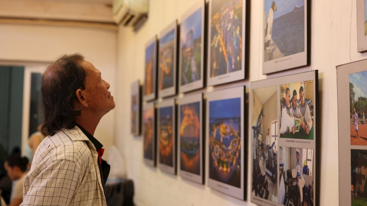 BAN RAYA HO CHI MINH PEIH PAKAK LABIK PARANG THAIK “BAC MEGRU SAONG NGAK TUI ILAMO, JALAN DAOK DANG DI HO CHI MINH