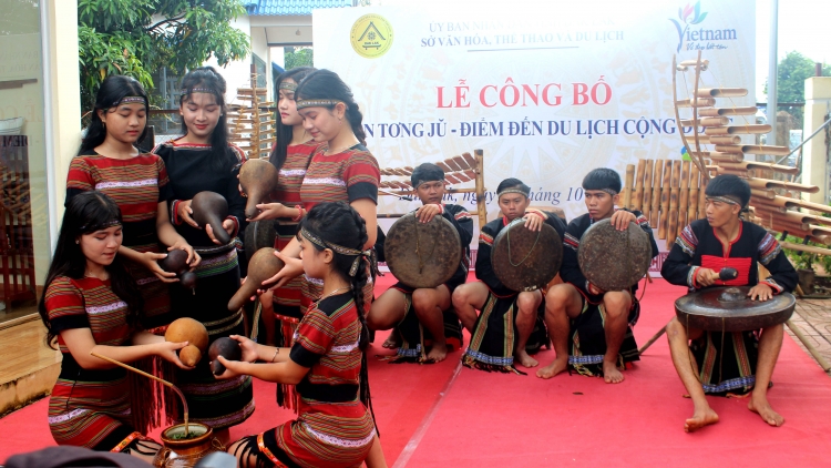 Đơ̆ng Đắk Lắk lăng găh tơdrong jang hơtŏk tơiung pran kơtang, tôm tong joh ayŏ păng kon bơngai Việt Nam