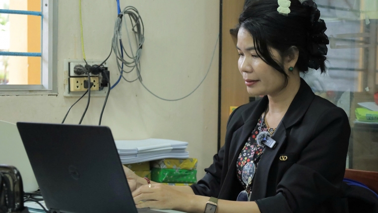 អ្នកគ្រូខ្មែរមានរយៈពេលជាង២០ឆ្នាំបង្ហាត់បង្រៀននៅតំបន់ជនបទលំបាកលំបិន