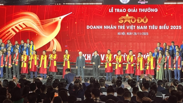 Tơmam hơpăh Sao Đỏ 2025: Pôk pơ ư khul mơdro sa sơnăm mơlôh lơ̆m chăl hle