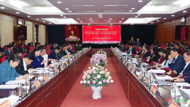 Cán bộ, đảng viên Sơn La sanhz khzàng dự thảo Văn kiện trình pháo Đại hội Đảng tzèng kuaz dủn XIV: khziếm tzụ càn mài chính sâu tói kếu pliến tẩy múa tỏi phính miền tzộ, tẩy đô, tẩy cô