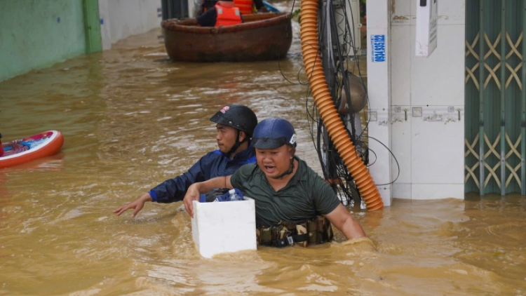 LABAIH 40 URANG METAI KAYUA RIBUK IA SUA, GLUT JALEIH TANEH DI BHUM KREH NEGAR