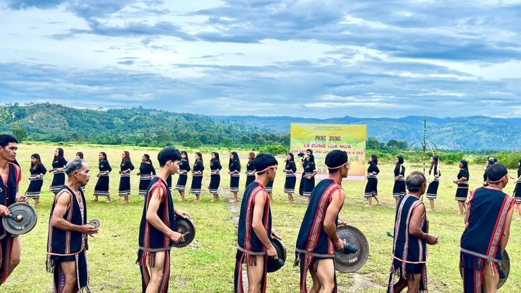 LẸ PÀI KHẨU MẤƯ CÚA PỈ NOỌNG CẦN JRAI