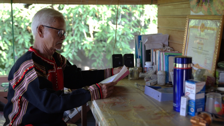 Nai ntĭm Jarai lĕ du nău rêh sui rplay siƀŭt, trêng nău nđơr an ăp rơh kơn druh ndăm ta ƀon lan