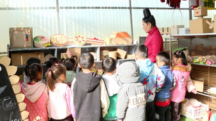 Giáo kuaz Anh nhây pun họ sanh mầm non ziêm tẩy hang Sơn La