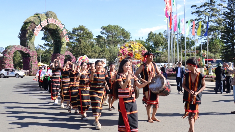 Chương trình phát thanh vằn nghệ, thứ 7 mự 27 căm bườn 12 pì 2025
