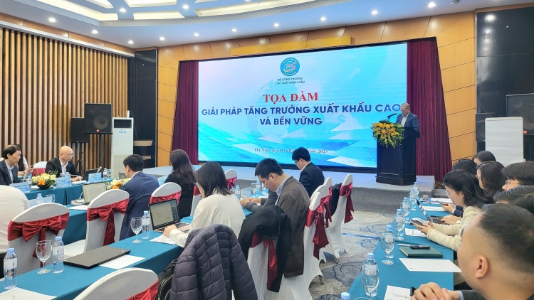 ពត៌មាន​ម៉ោង៦