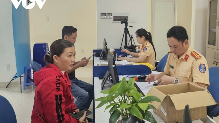 QUẢNG NGÃI: VÊY  ĐƠƠH PAY ĐOỌNG LÂH 20.000 BHA AR LÁI XE TA LA PROỌNG HA ĐHA NUÔR